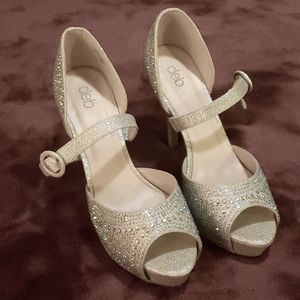 High heeled dress shoes.